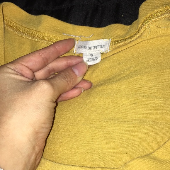 ⭐️Yellow long sleeve⭐️ - Picture 2 of 2